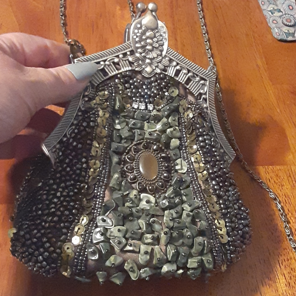 New The Pyramid Collection Puese